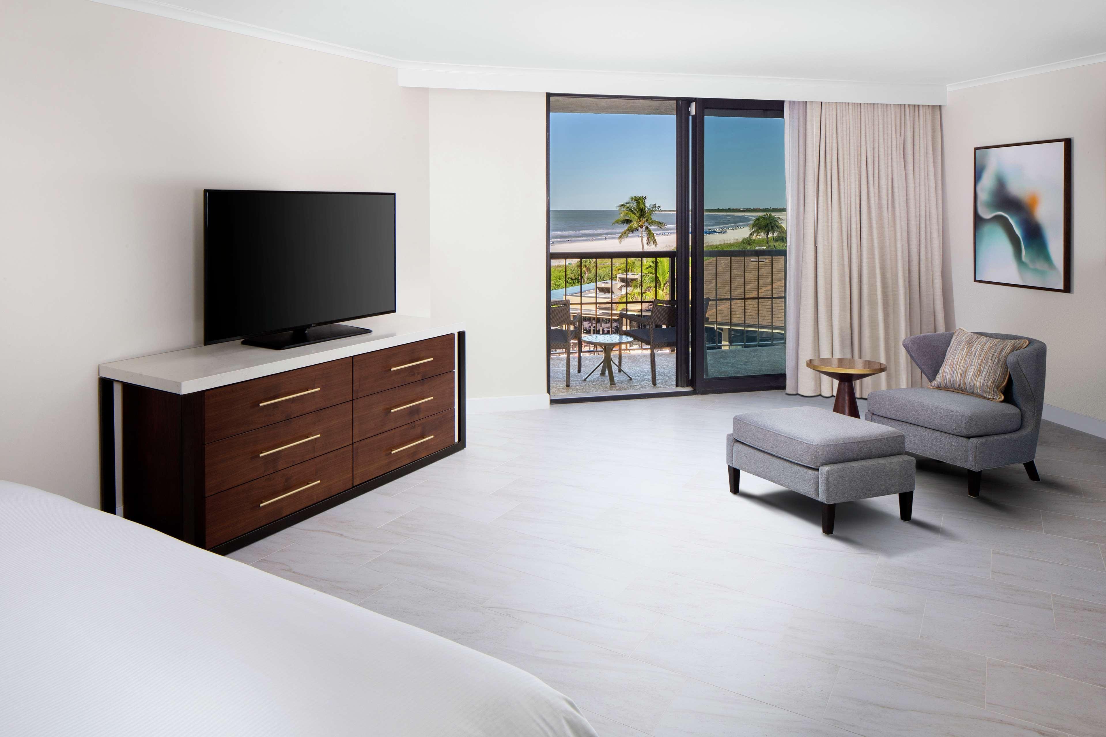 Hilton Marco Island Beach Resort And Spa Екстериор снимка