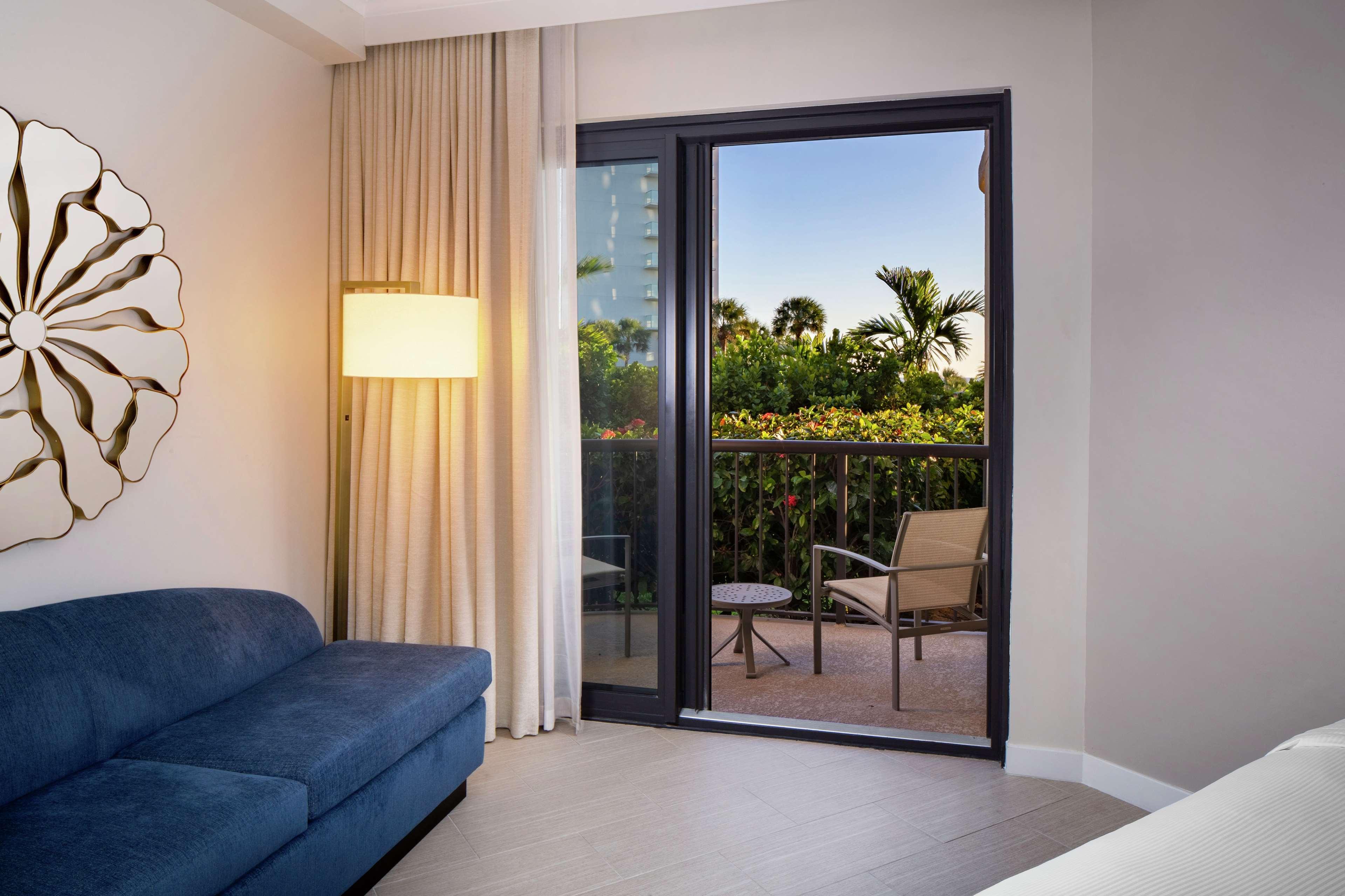 Hilton Marco Island Beach Resort And Spa Екстериор снимка