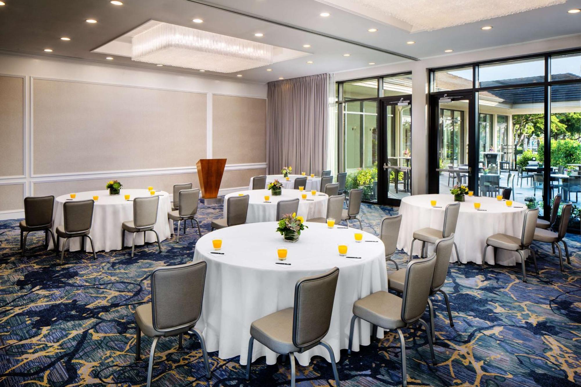Hilton Marco Island Beach Resort And Spa Екстериор снимка